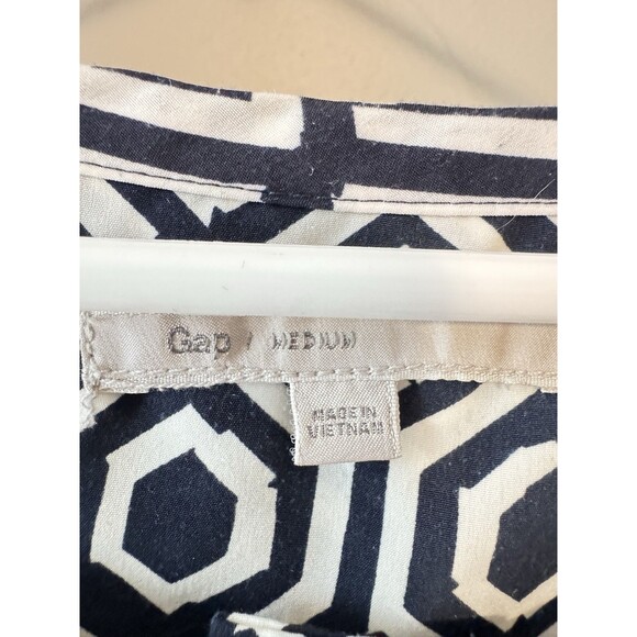 Gap 1/2 Button Geometric Print Tunic Blouse Size Medium Navy Blue & White - Picture 5 of 8